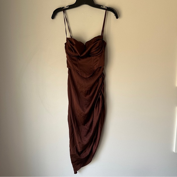 Oh Polly A Minute Past Midnight
Dress Cowl Neck Corset
Asymmetric Brown US 0 XS - Picture 3 of 9